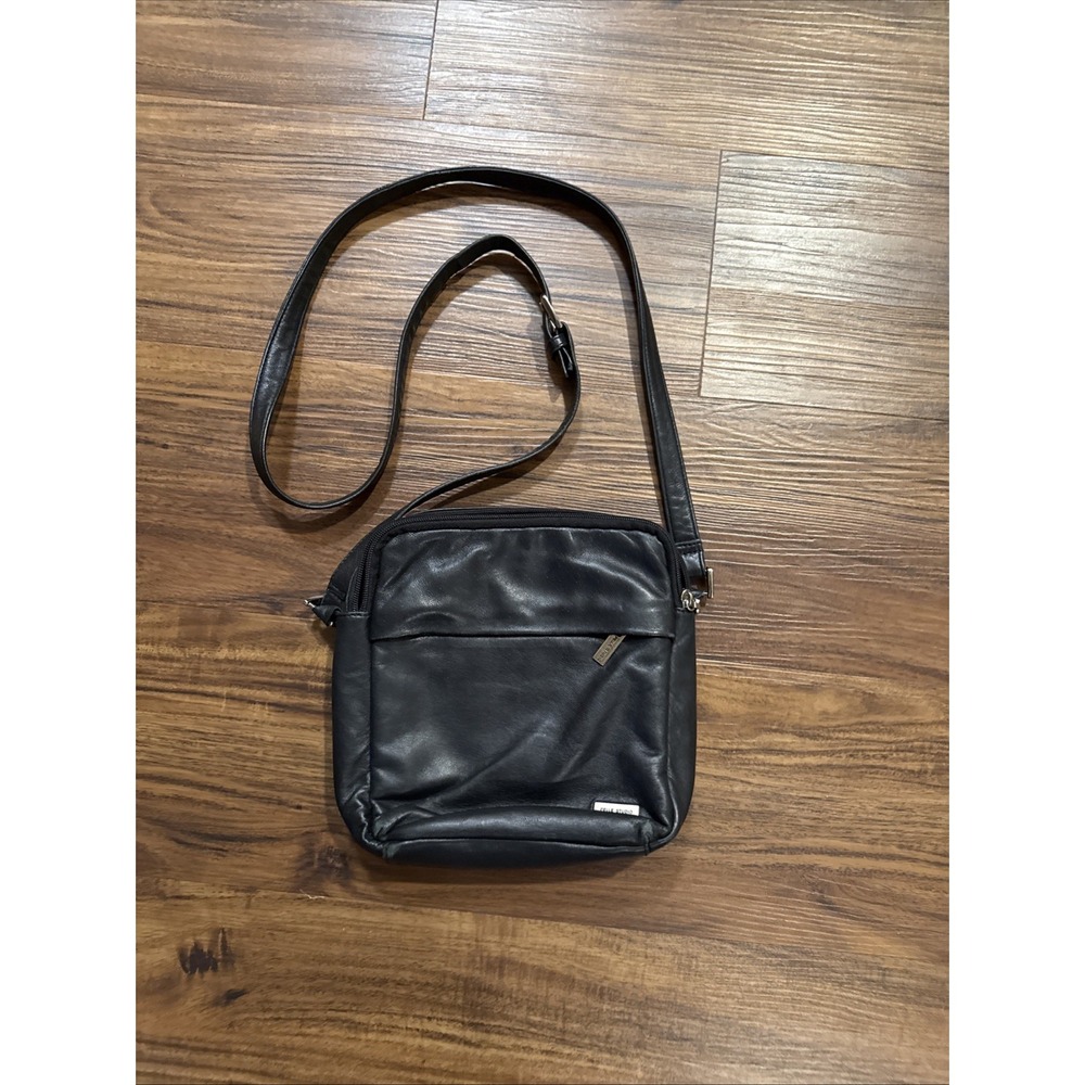 Pelle Studio Wilson's Black Leather Crossbody Purse Multi pocket